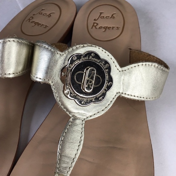 Jack Rogers Larissa Sandal in Platinum Size 8. - Picture 5 of 9